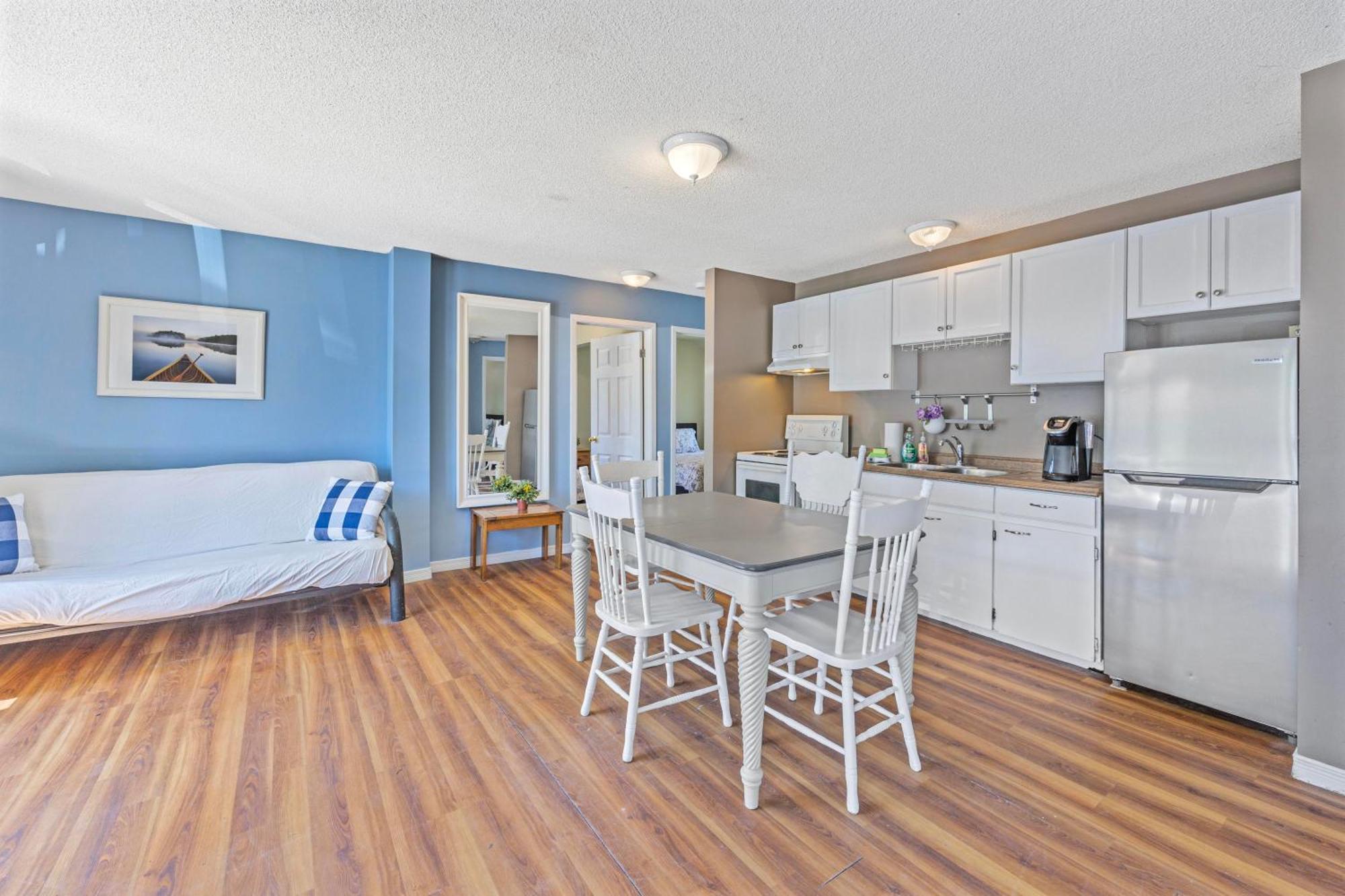 Riverfront Cottages Wasaga Beach Exterior photo